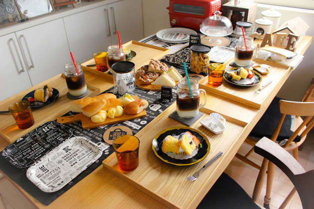 100均グッズで高見えテーブルコーディネートが完成 おうちカフェ達人宅のインテリア術 くふうlive