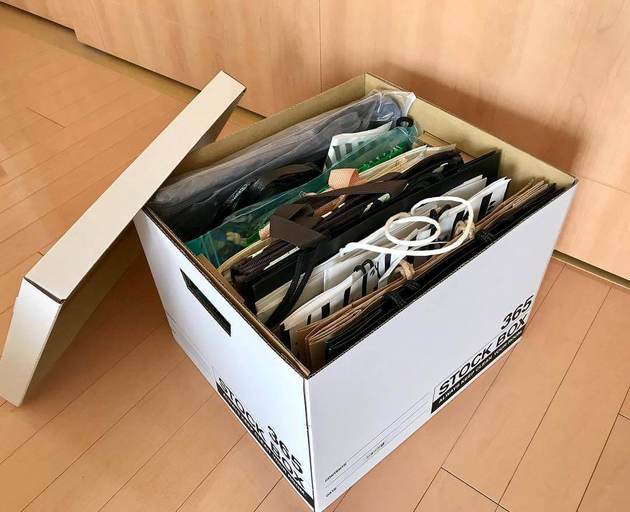 紙袋の収納方法 決定版 気づくと溜まってる をなくすアイデア 実例集 くふうlive