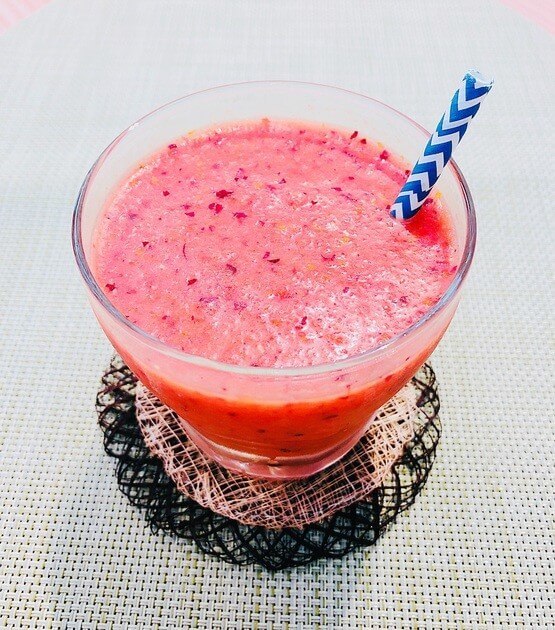 夏バテやシミ シワ対策に 管理栄養士おすすめ 赤い野菜スムージー 簡単レシピ くふうlive