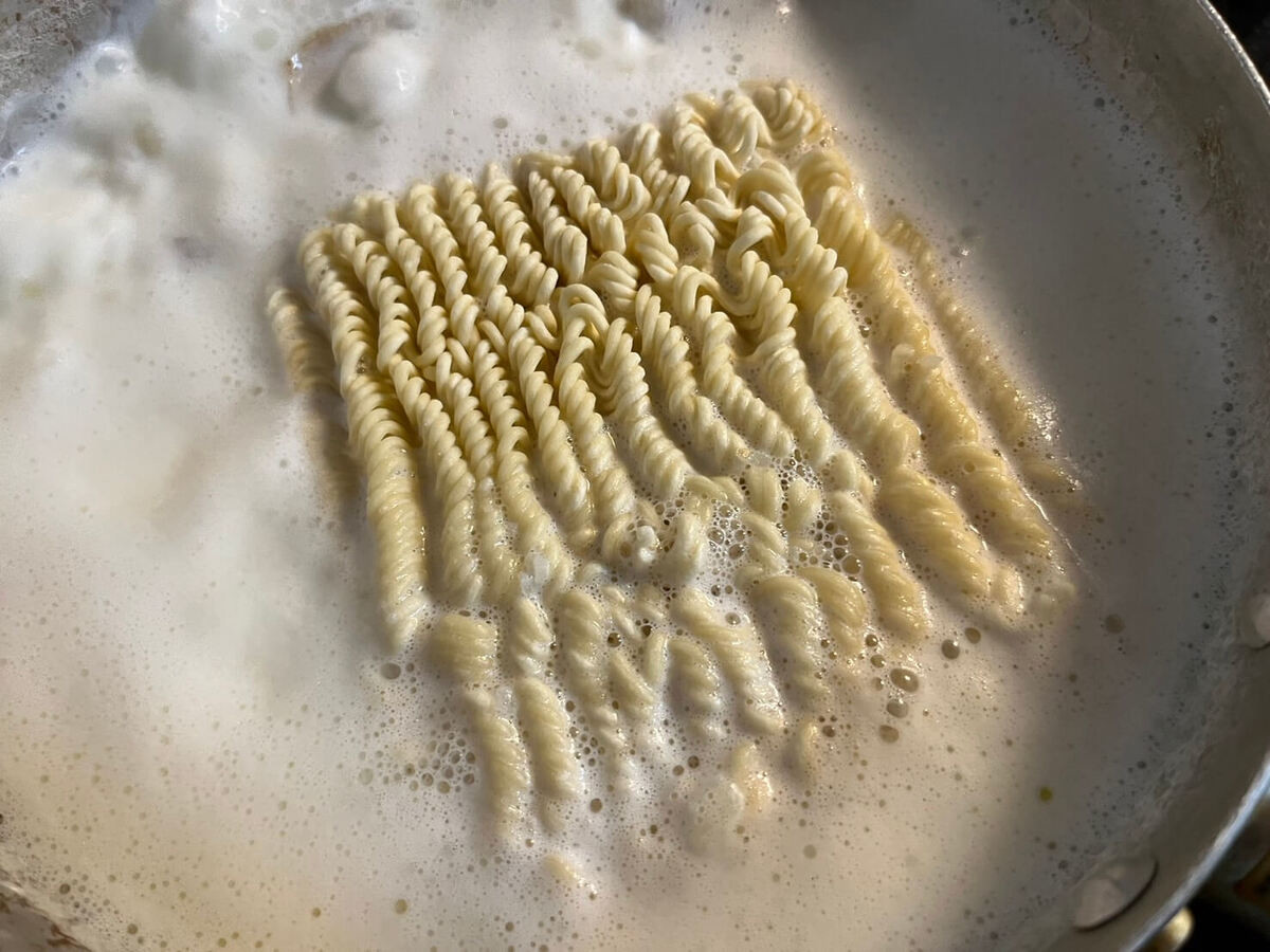 「サッポロ一番 白い塩ラーメン」の作り方