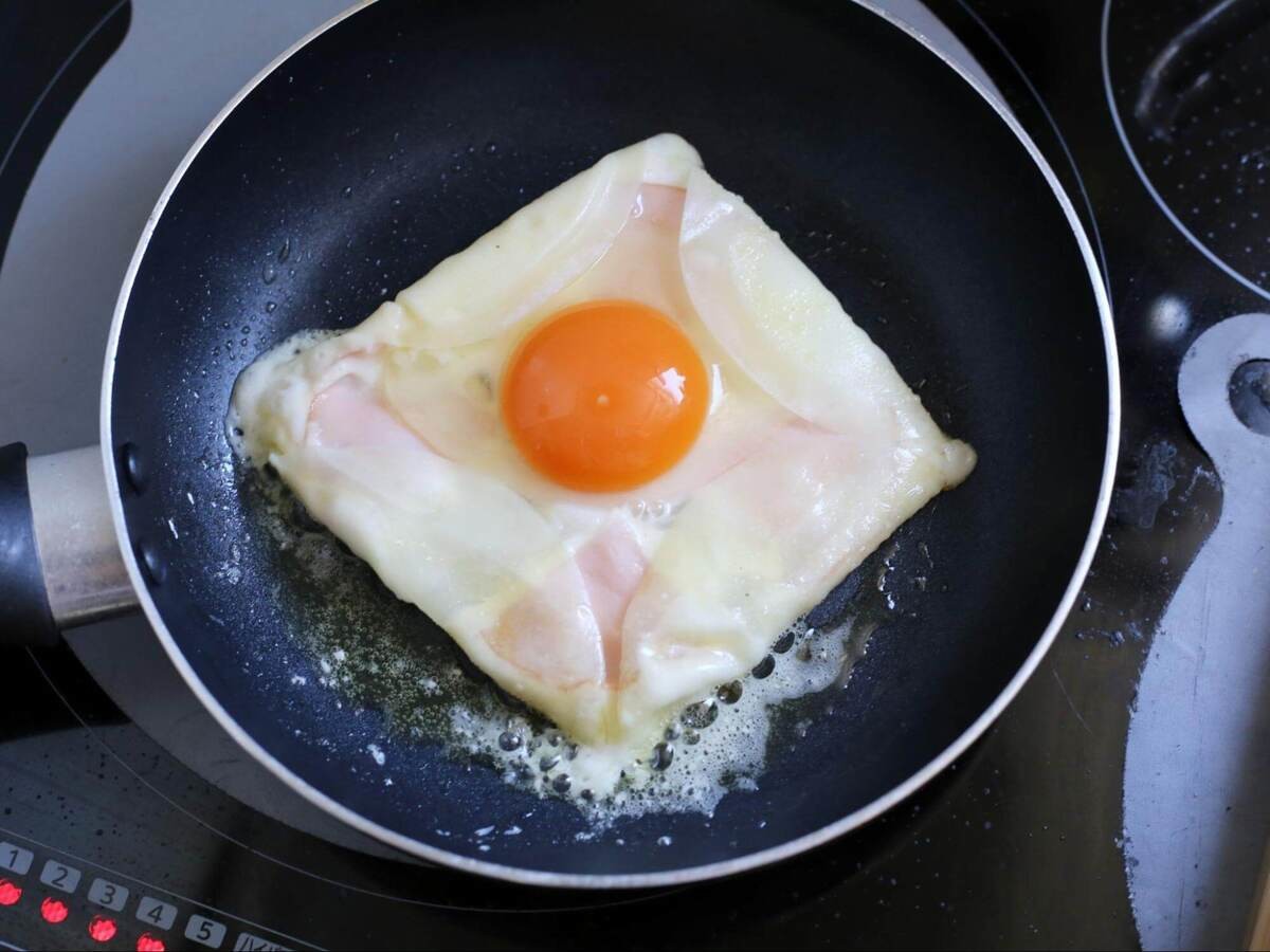 「巣ごもりハムエッグ」の作り方
