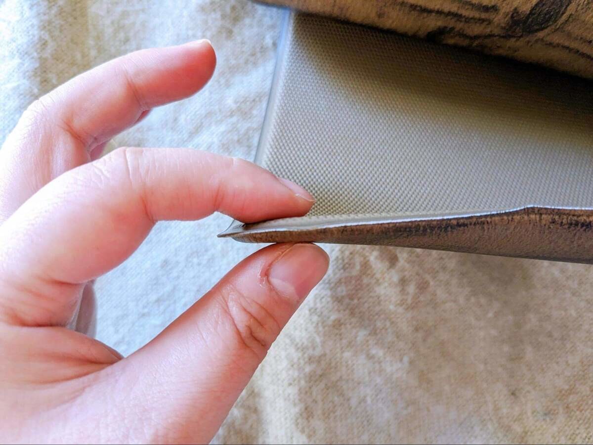 ダイソーの「PVCクッションマット」