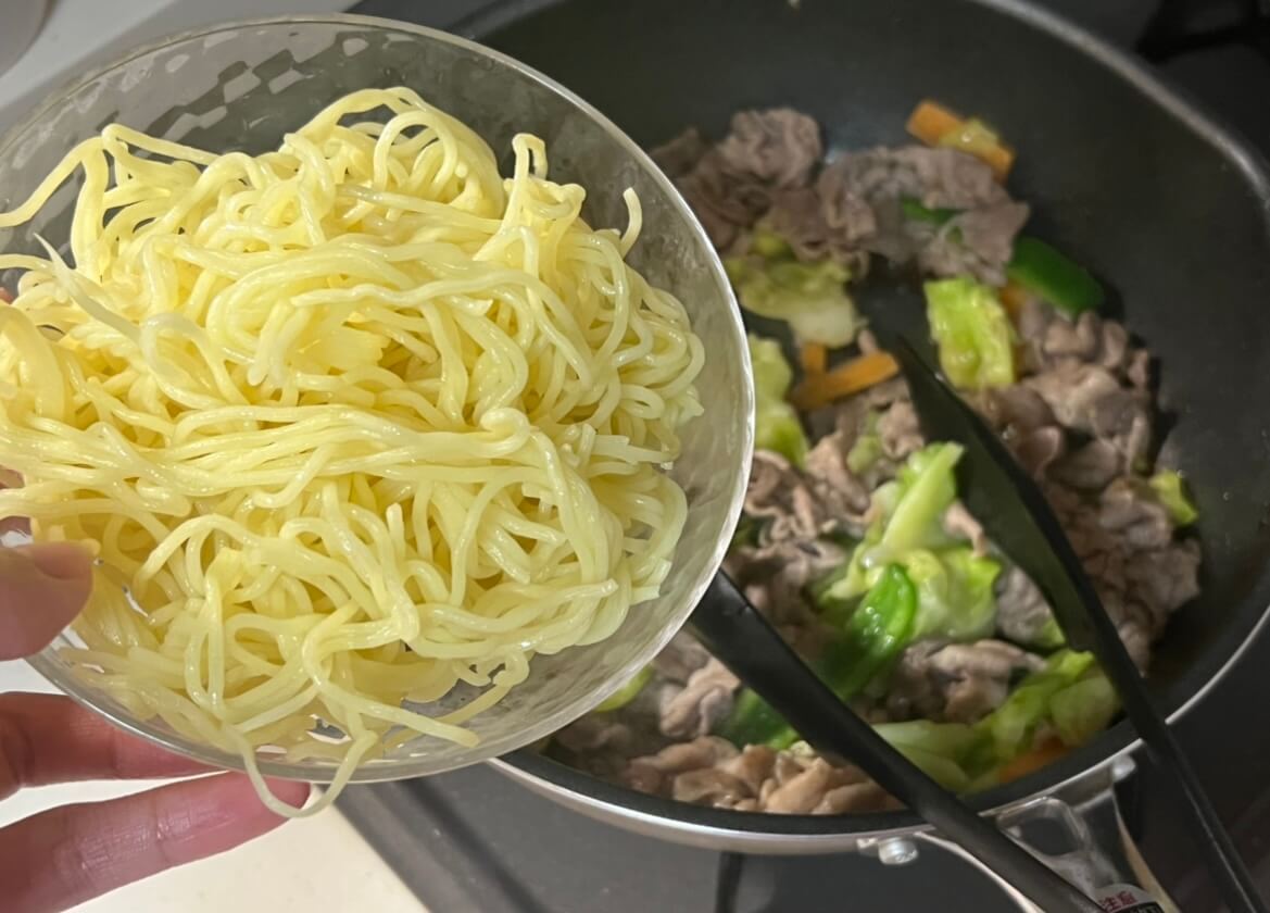 栗原はるみさん「野菜たっぷり焼きそば弁当」