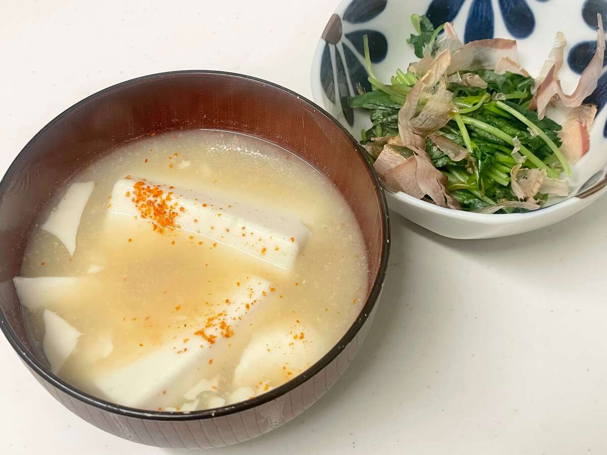 栗原はるみさん「あつあつ豆腐の白みそ椀」