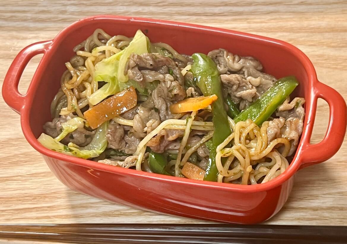 栗原はるみさん「野菜たっぷり焼きそば弁当」