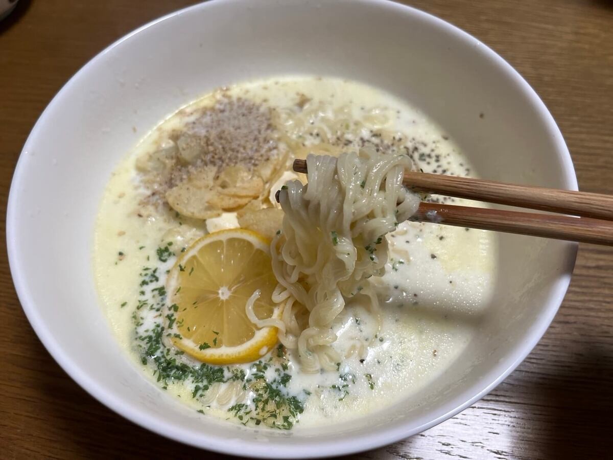 「サッポロ一番 白い塩ラーメン」の作り方